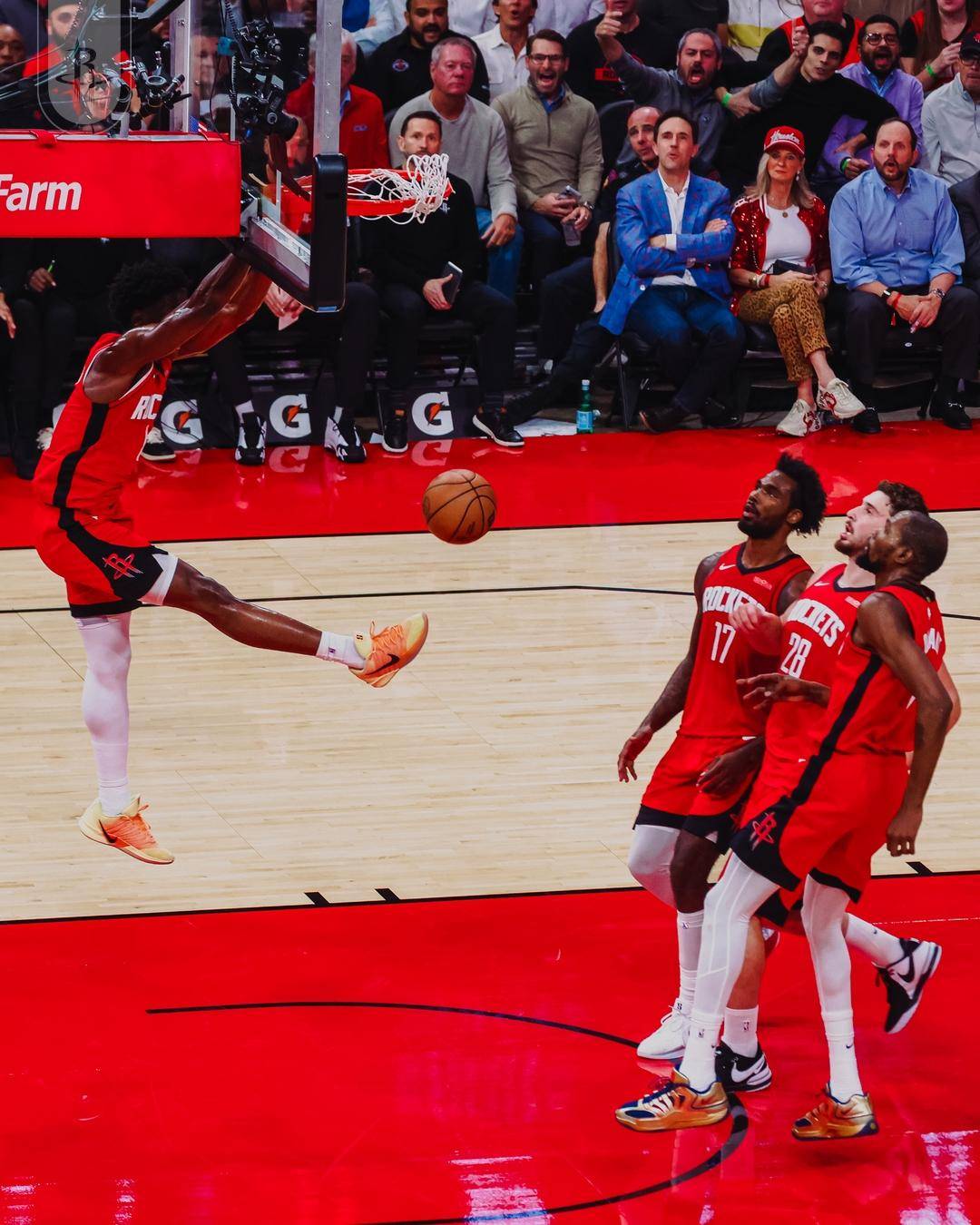 满冠体育官网-多伦多猛龙发布备战花絮，今夜豪取连胜，NBA季后赛任务艰巨，团队化学反应显著的简单介绍